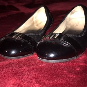 Adorable black flats with buckle